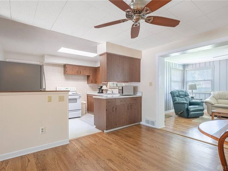 3903 Mengel Drive, Kettering, OH 45429 Photo 7