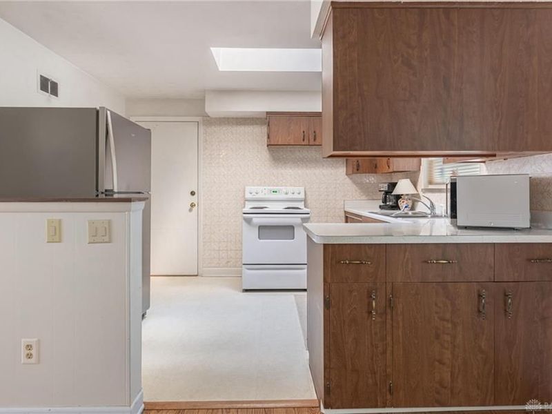 3903 Mengel Drive, Kettering, OH 45429 Photo 8