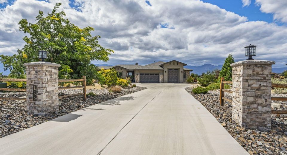 1796 Grandview Parkway, Minden, NV 89423 Photo