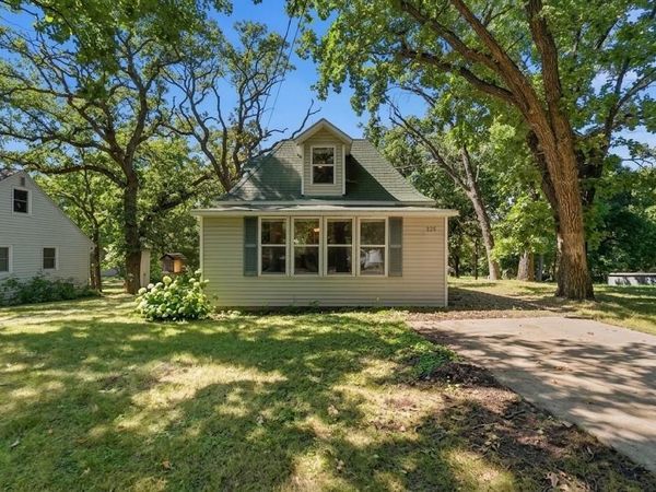 225 Cedar Street NE, New London, MN 56273