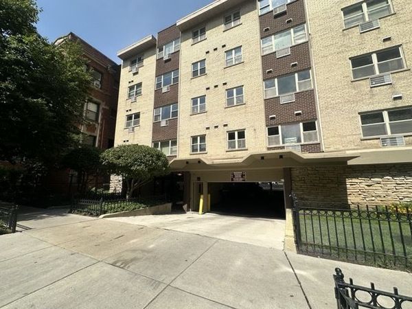 420 W Aldine Avenue , Unit 228, Chicago, IL 60657