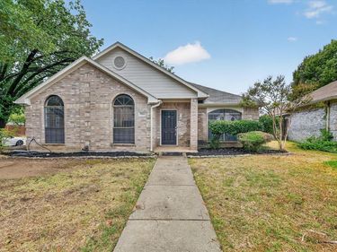 7001 Bentley Avenue, Fort Worth, TX 76137