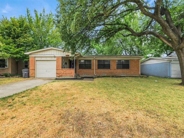 10747 SandAlwood Drive , Dallas, TX 75228