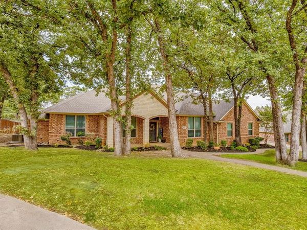910 Royal Court , Burleson, TX 76028