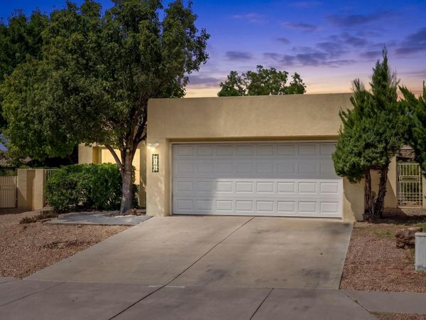 8105 Countrywood Road NE, Albuquerque, NM 87109