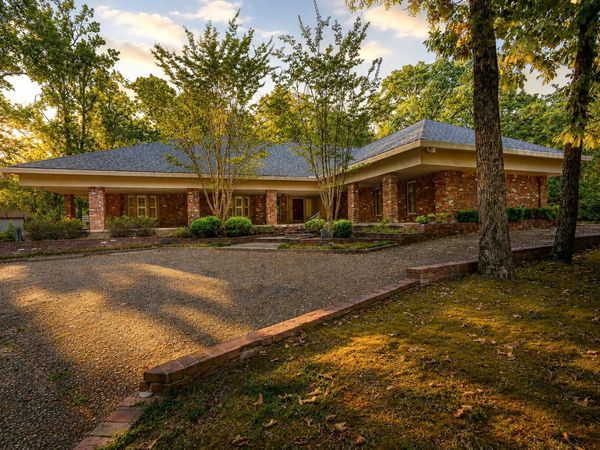 2205 Church Avenue, Mena, AR 71953
