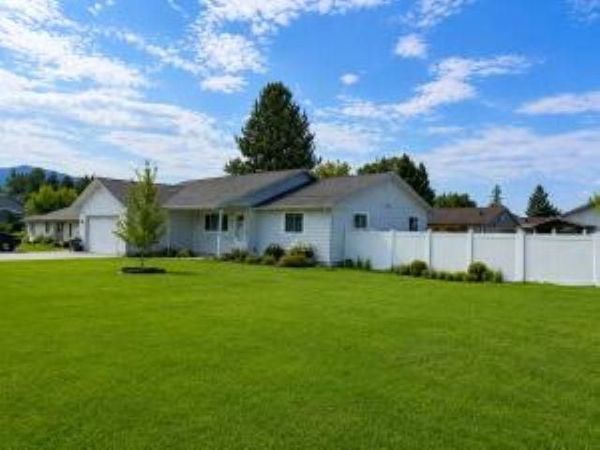154 E Evergreen Dr, Kettle Falls, WA 99141