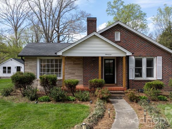 95 18th Avenue NW, Hickory, NC 28601