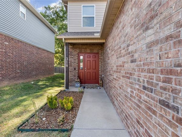 318 Mayflower Street , Lowell, AR 72745