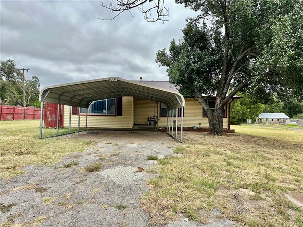 131 S Hyden Avenue , Stratford, OK 74872