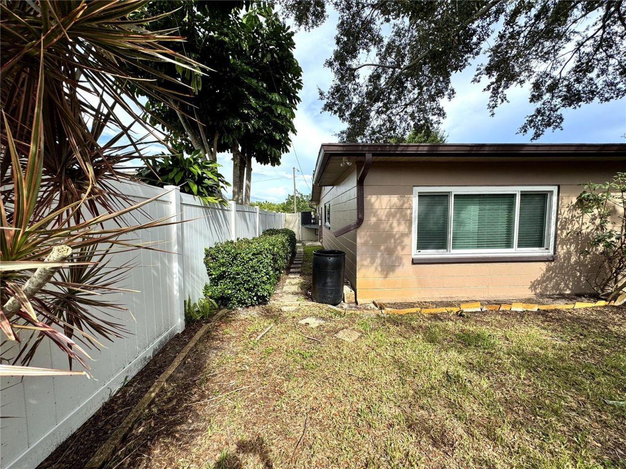 7400 Locust Street Ne, Saint Petersburg, FL 33702 Photo