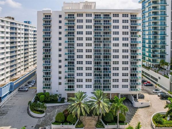 6917 Collins Ave , Unit 706, Miami Beach, FL 33141