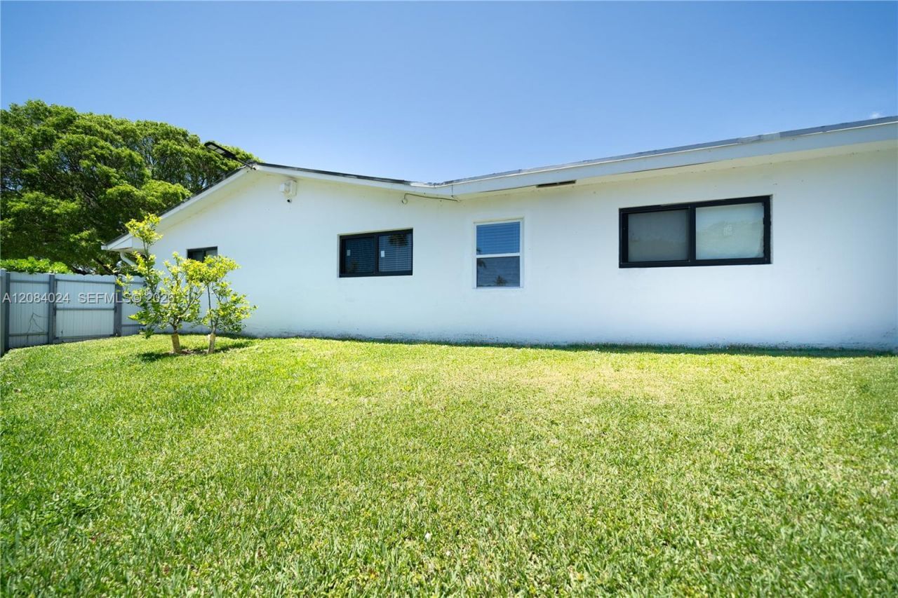 1301 Funston St, Hollywood, FL 33019 Photo