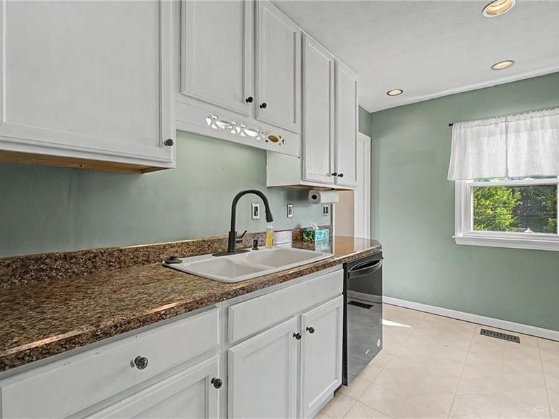 650 S Elm Street, West Carrollton, OH 45449 Photo 11