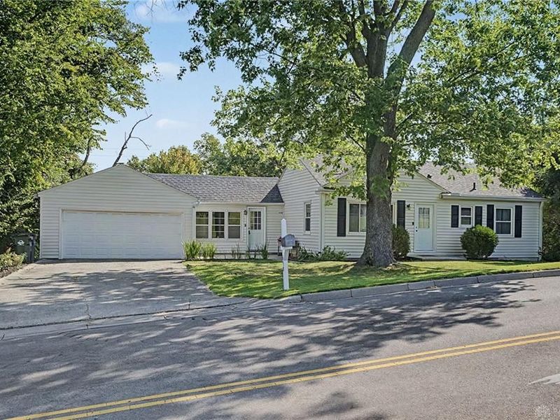 650 S Elm Street, West Carrollton, OH 45449 Photo 2