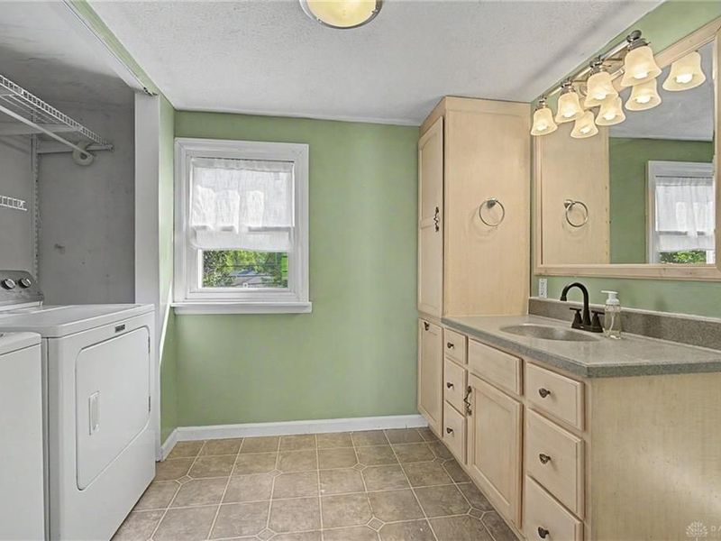 650 S Elm Street, West Carrollton, OH 45449 Photo 28