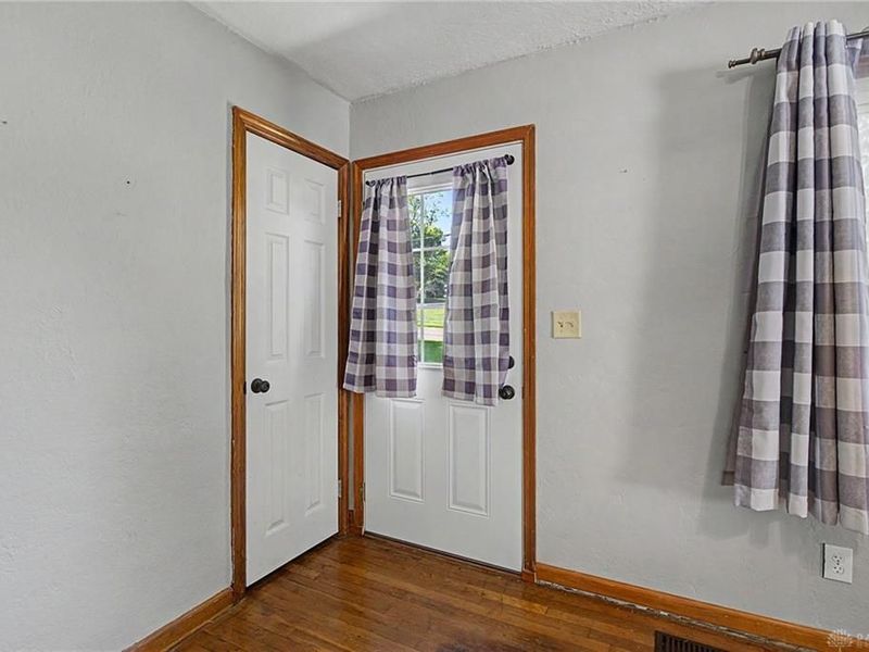 650 S Elm Street, West Carrollton, OH 45449 Photo 7