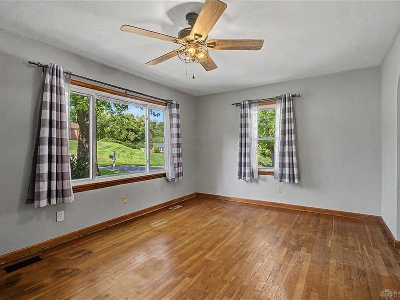 650 S Elm Street, West Carrollton, OH 45449 Photo 8