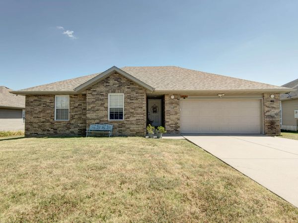 4010 N Mead Drive , Ozark, MO 65721