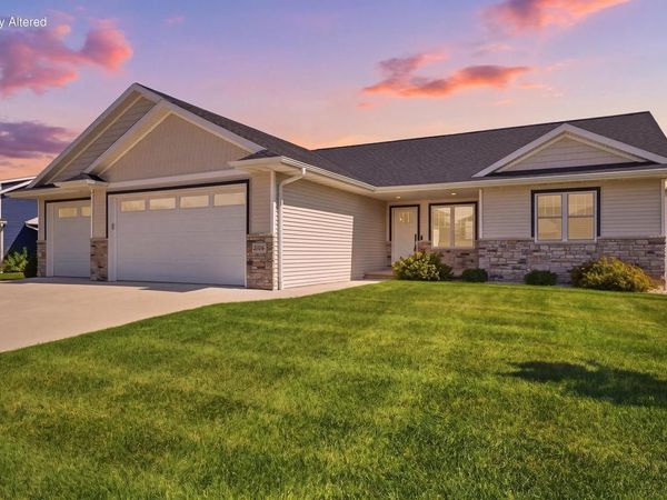 3126 Sandy Ridge DRIVE, Two Rivers, WI 54241