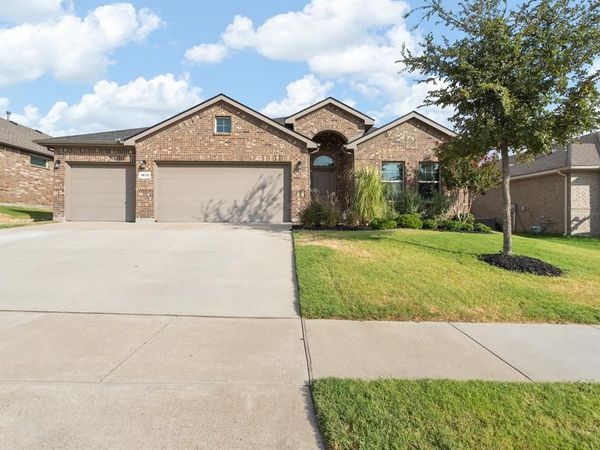 1812 Millbrae Road , Cleburne, TX 76033