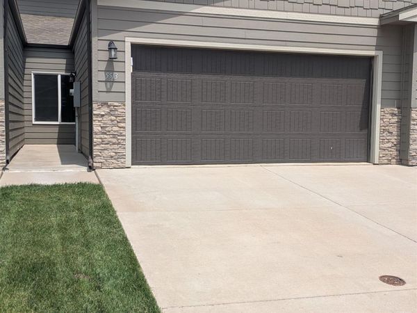 5513 S Seville Pl, Sioux Falls, SD 57108