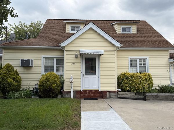 184 Horton Avenue , Lynbrook, NY 11563