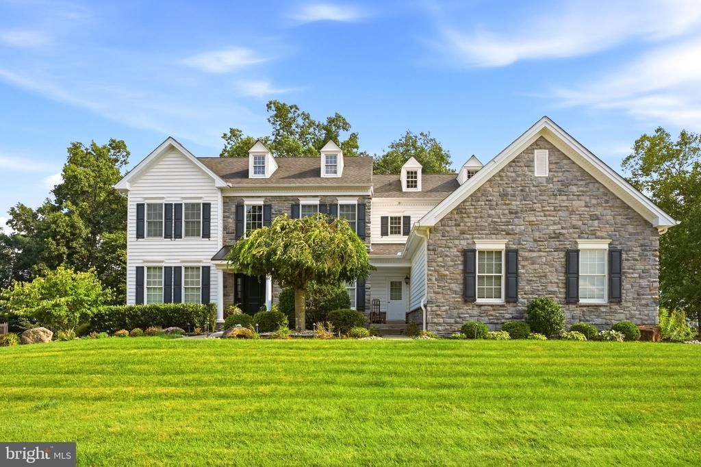 1956 WETHERHILL DRIVE , DOWNINGTOWN, PA 19335
