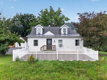413 PLEASANTVIEW ROAD , HUMMELSTOWN, PA 17036
