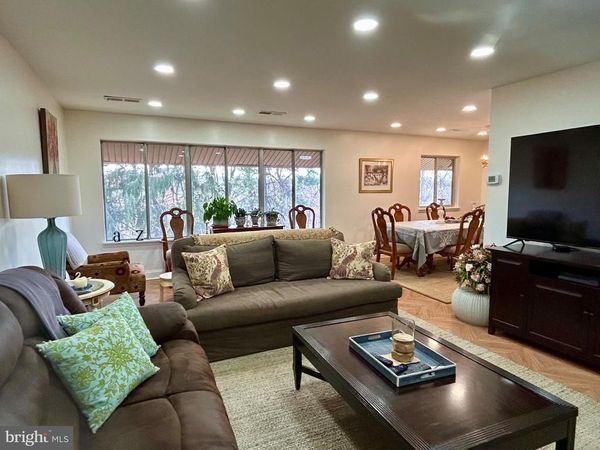 18624 WALKERS CHOICE ROAD, Unit 6, MONTGOMERY VILLAGE, MD 20886