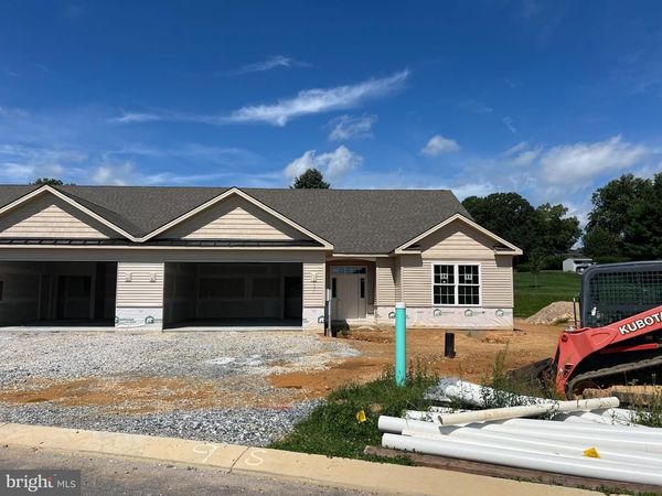 628 BLUFF STONE DRIVE , Unit 9, YORK, PA 17402