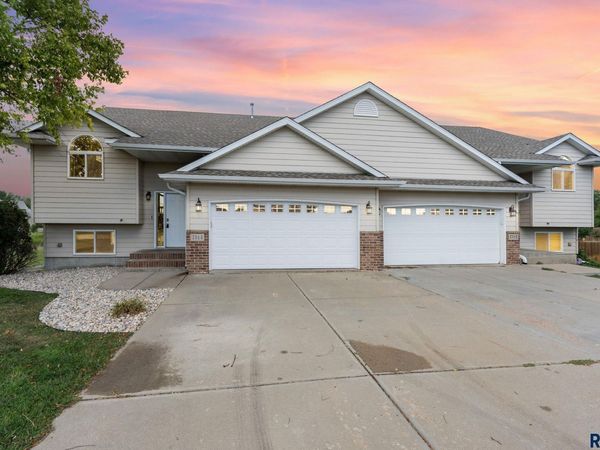7514 W 58th St, Sioux Falls, SD 57106