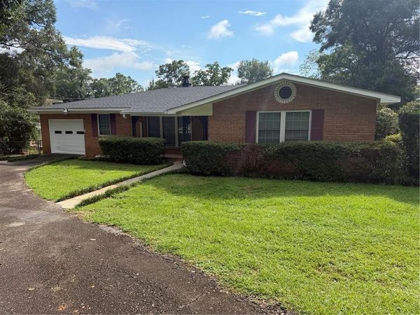 7231 Lakeview Drive E, Mobile, AL 36695