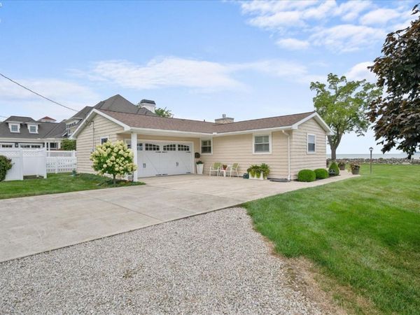 106 Lakeshore Drive, Marblehead, OH 43440