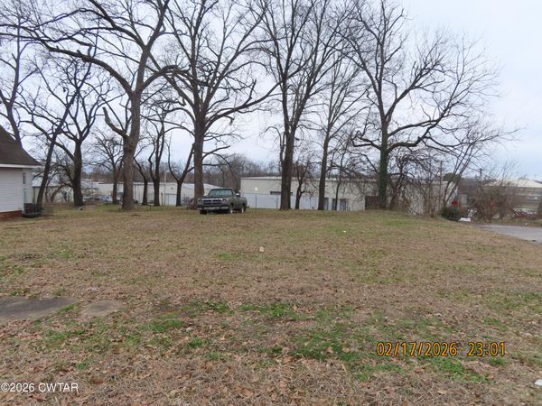 243 Oak Street , Jackson, TN 38301