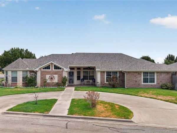 3000 Phoenix Drive , Killeen, TX 76543