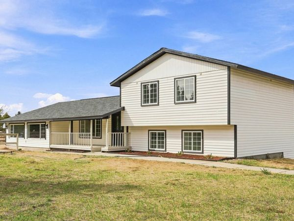1612 W Mason Rd, Deer Park, WA 99006