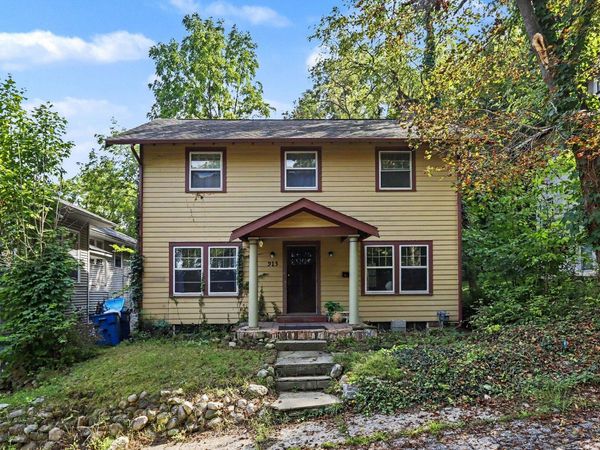 915 Walwood Place, Kalamazoo, MI 49007