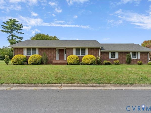 340 Cross Street , Urbanna, VA 23175