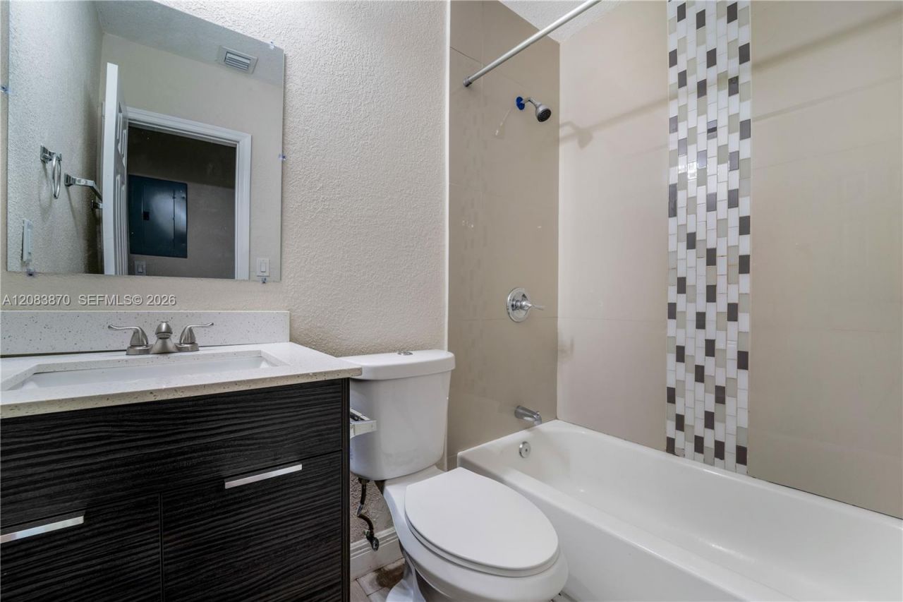 2731 NW 1st St , Unit 2, Pompano Beach, FL 33069 Photo