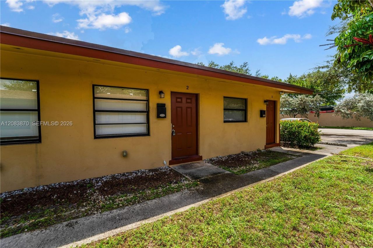 2731 NW 1st St , Unit 2, Pompano Beach, FL 33069 Photo