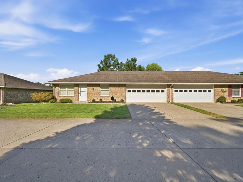 4885 E Brannan Drive, Unit 4885, Springfield, OH 45502 Photo 2