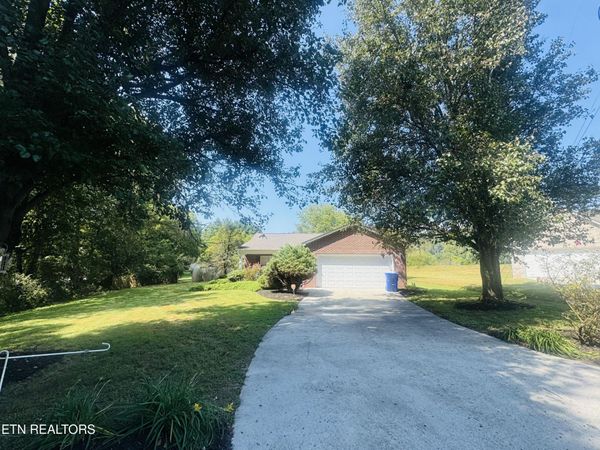 165 Elizabethton Way, Clinton, TN 37716