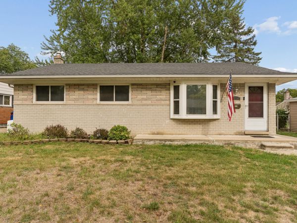 8234 Holly Drive, Canton, MI 48187