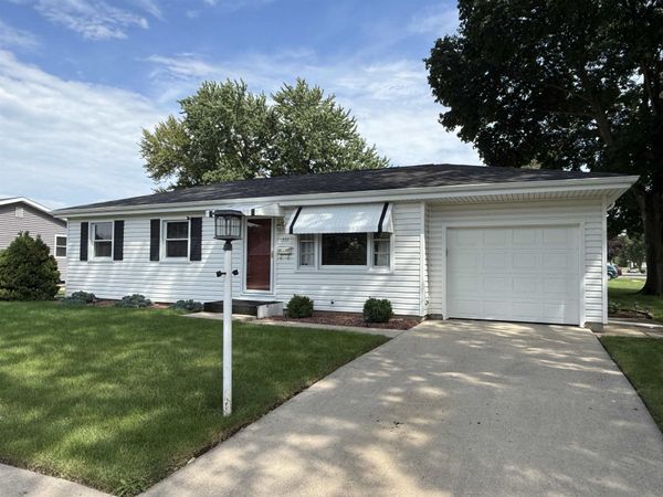 1551 S Grant Avenue, Janesville, WI 53546