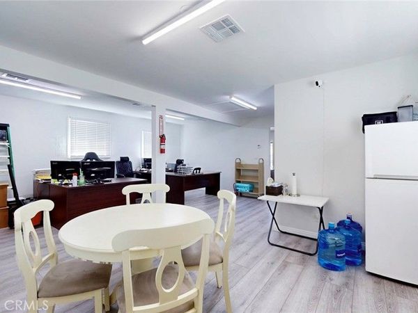 6851 Foothill Boulevard, Tujunga, CA 91042