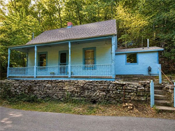 23 Douglas Street , Eureka Springs, AR 72632