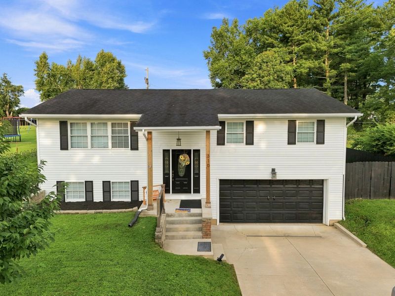 310 S Pohlman Road, Chillicothe, OH 45601 Photo 2