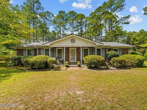 1003 Robinwood Road , Aberdeen, NC 28315