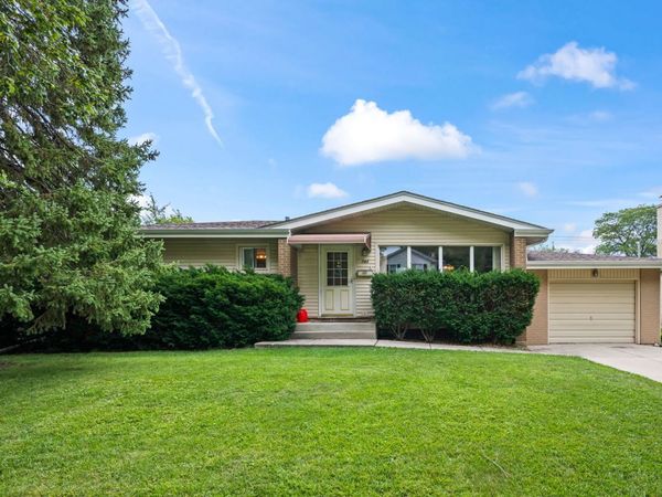 743 S Bennett Avenue , Palatine, IL 60067